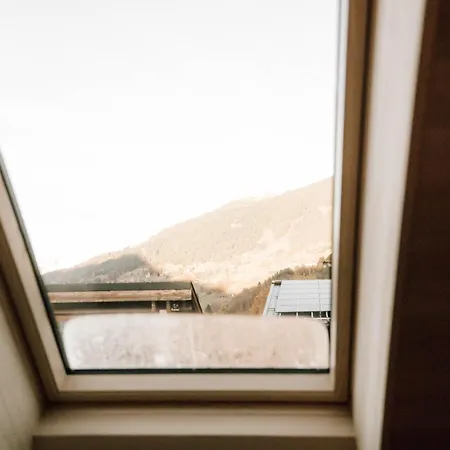 Zalbander Chalet