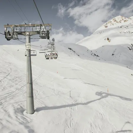 Chalet Zalbander *